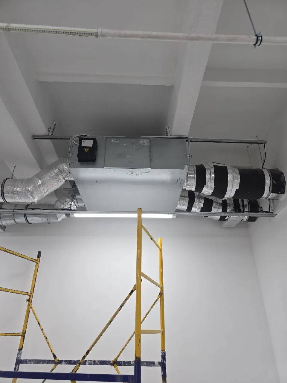 Einkaufszentrum mit Mycond Energierückgewinnungs-Lüftungsgeräten MVS